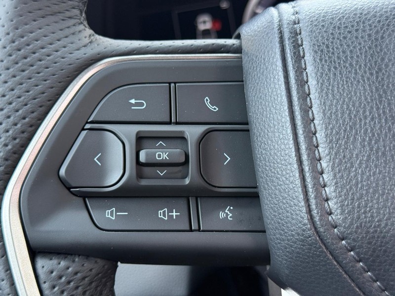 Toyota Tundra 4WD Vehicle Image 09