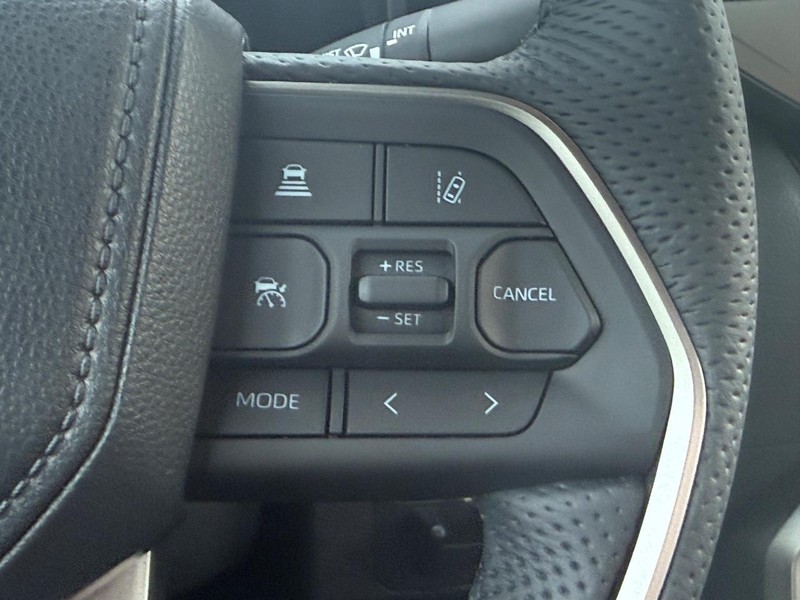 Toyota Tundra 4WD Vehicle Image 10