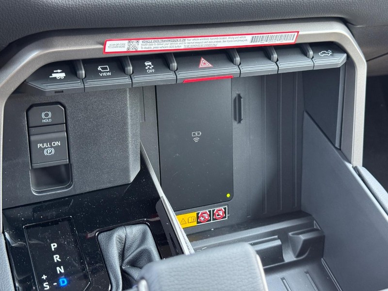 Toyota Tundra 4WD Vehicle Image 15
