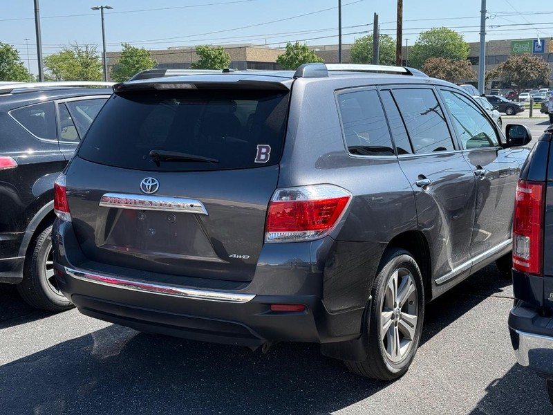 Toyota Highlander Vehicle Image 04