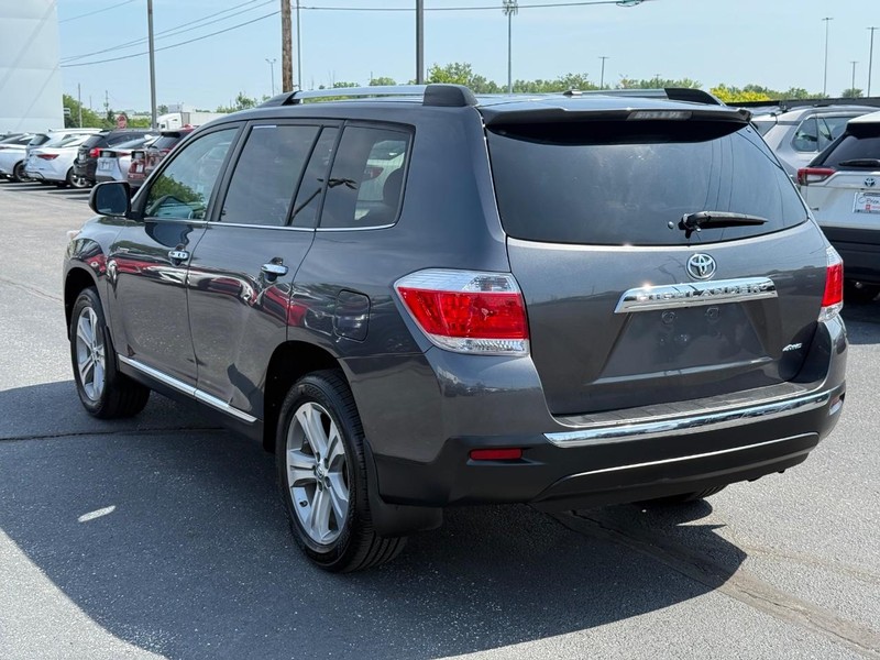 Toyota Highlander Vehicle Image 05