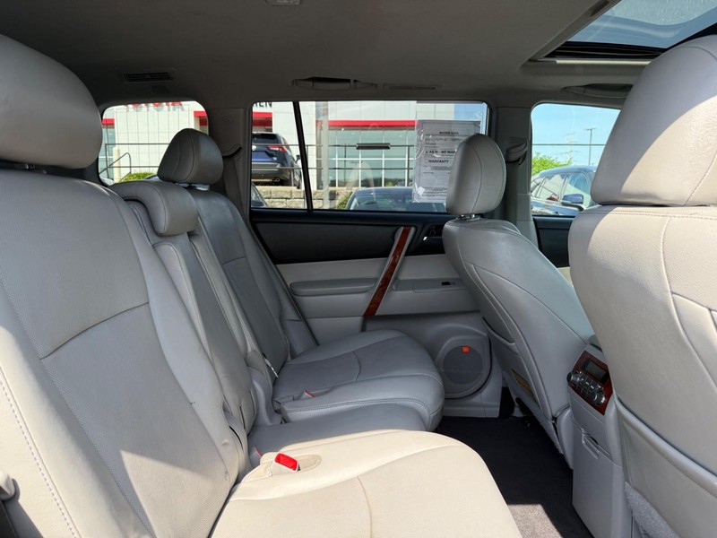 Toyota Highlander Vehicle Image 11
