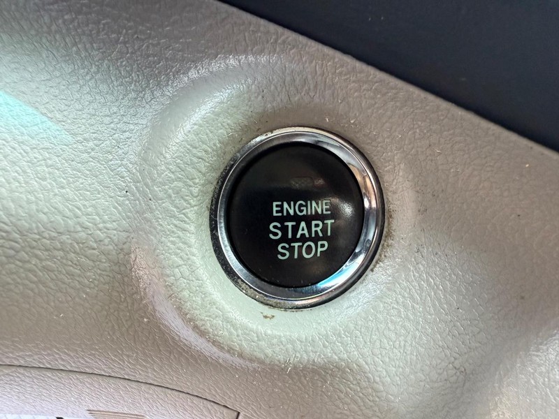 Toyota Highlander Vehicle Image 17