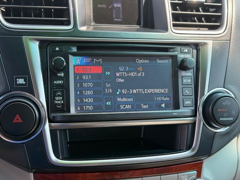 Toyota Highlander Vehicle Image 19