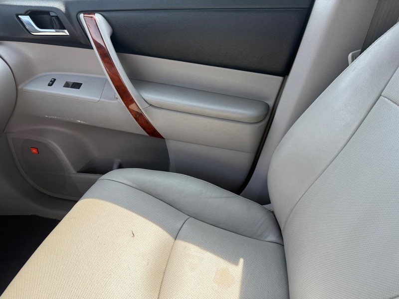 Toyota Highlander Vehicle Image 23