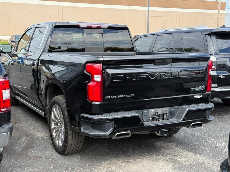 Chevrolet Silverado 1500 Vehicle Image 03