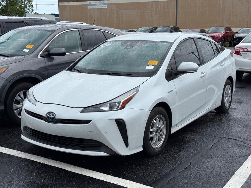 Toyota Prius Vehicle Image 02