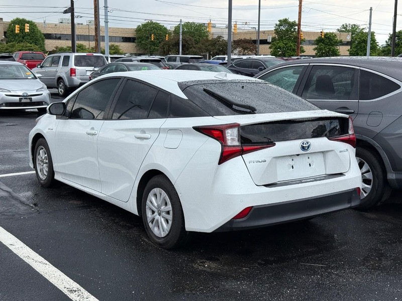Toyota Prius Vehicle Image 03