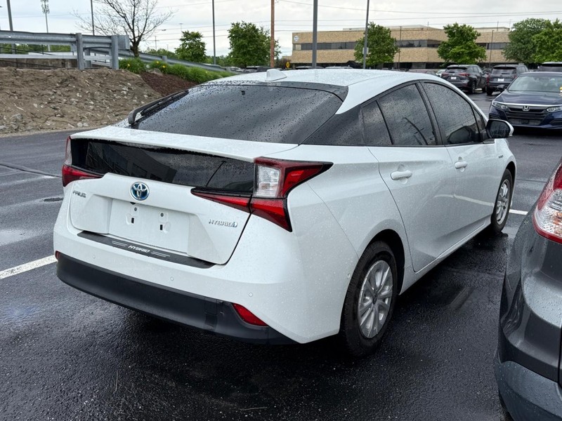 Toyota Prius Vehicle Image 04