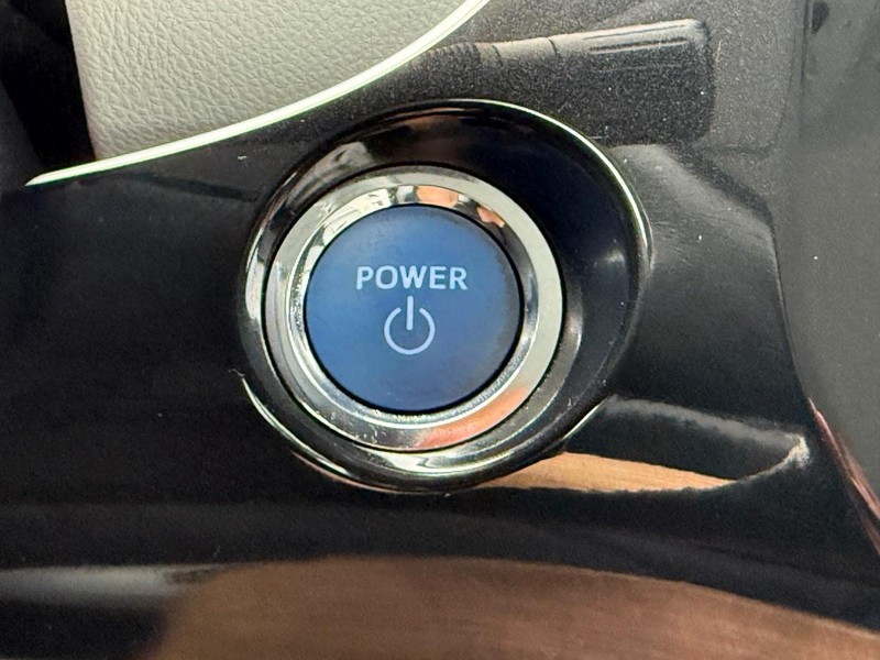 Toyota Prius Vehicle Image 15