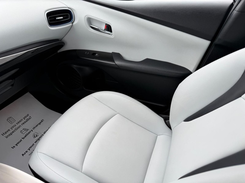 Toyota Prius Vehicle Image 20