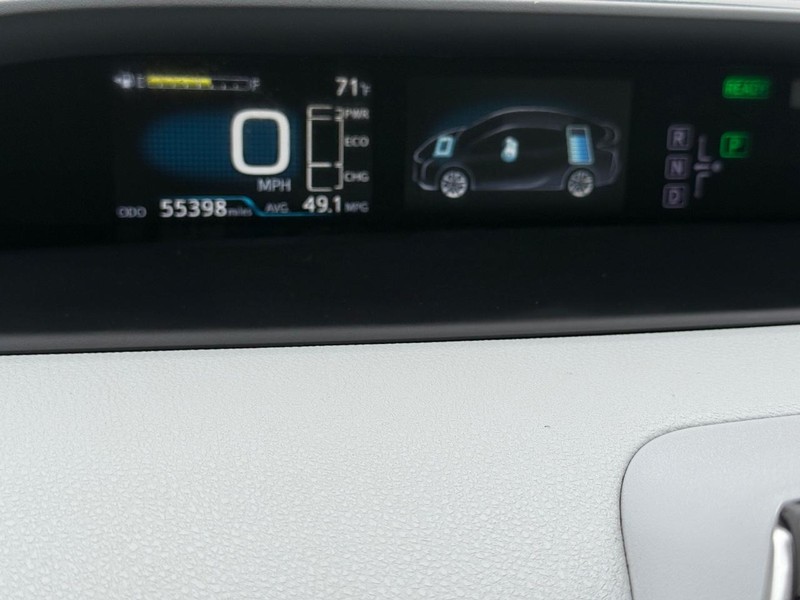 Toyota Prius Vehicle Image 21