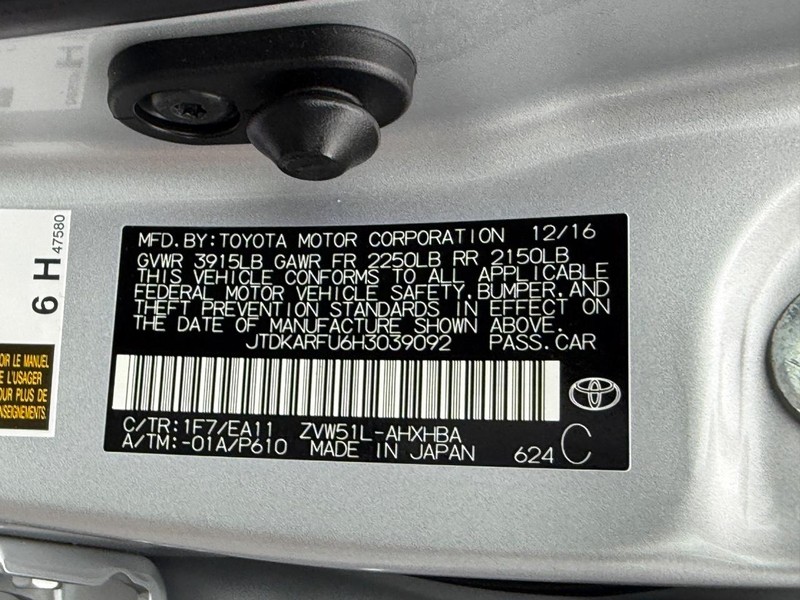 Toyota Prius Vehicle Image 25