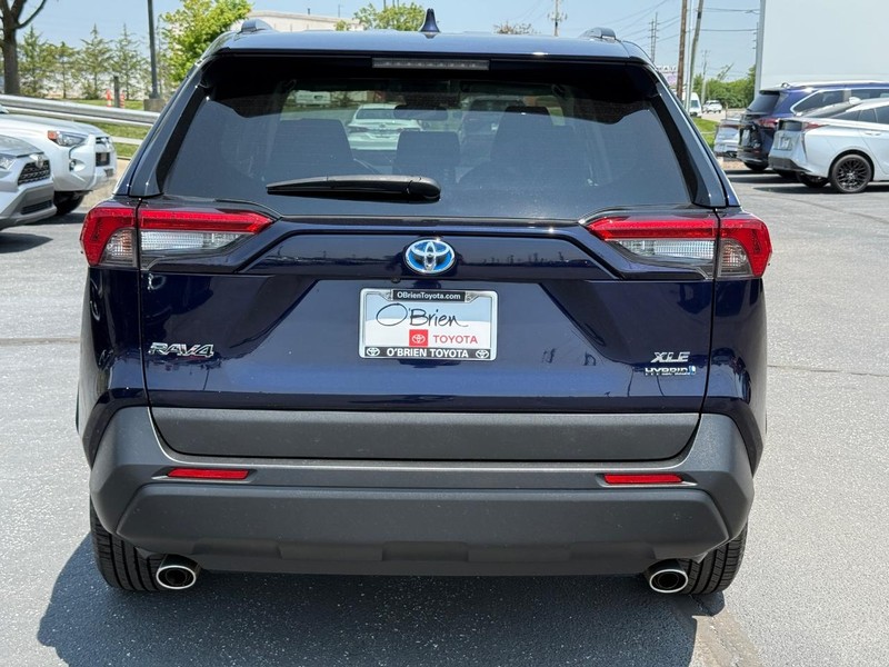 Toyota RAV4 Hybrid Vehicle Image 04