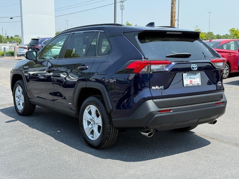 Toyota RAV4 Hybrid Vehicle Image 05