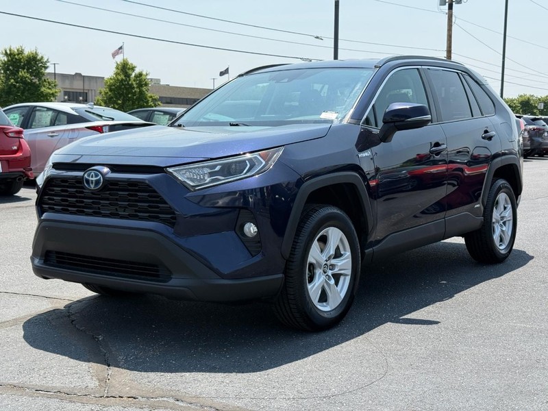 Toyota RAV4 Hybrid Vehicle Image 08