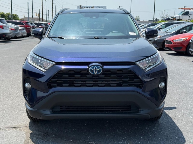 Toyota RAV4 Hybrid Vehicle Image 09