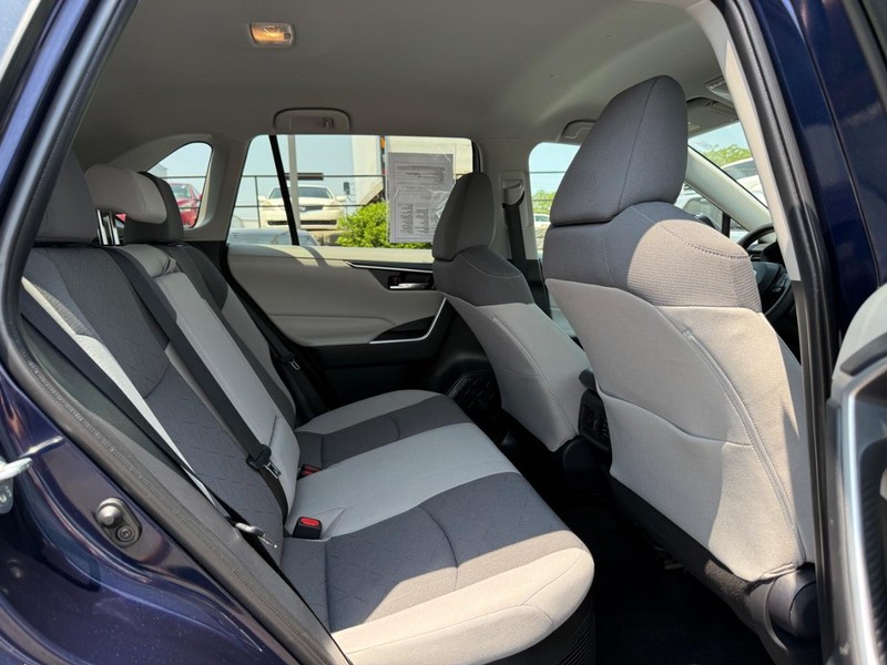 Toyota RAV4 Hybrid Vehicle Image 10