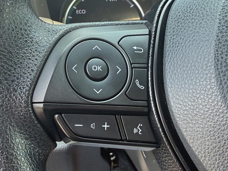 Toyota RAV4 Hybrid Vehicle Image 13