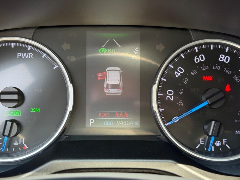 Toyota RAV4 Hybrid Vehicle Image 21