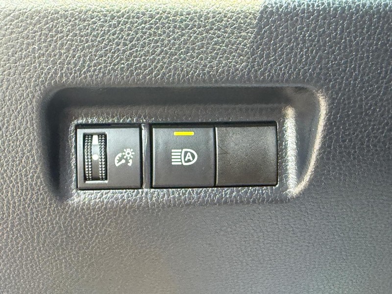 Toyota RAV4 Hybrid Vehicle Image 22
