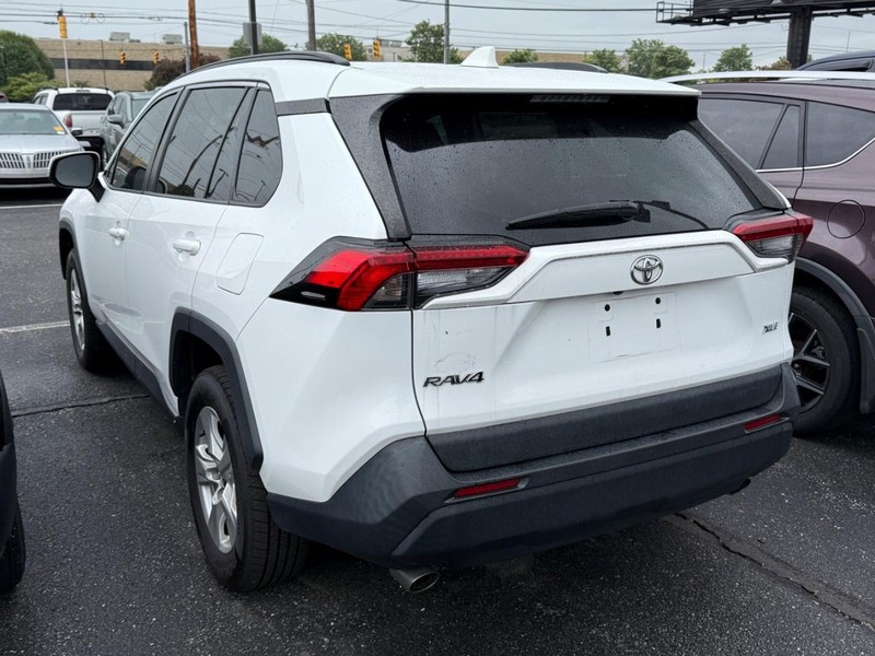Toyota RAV4 Vehicle Image 03