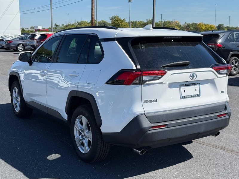 Toyota RAV4 Vehicle Image 05