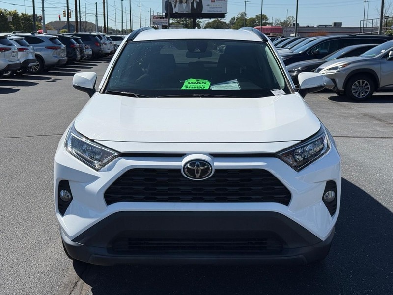 Toyota RAV4 Vehicle Image 09