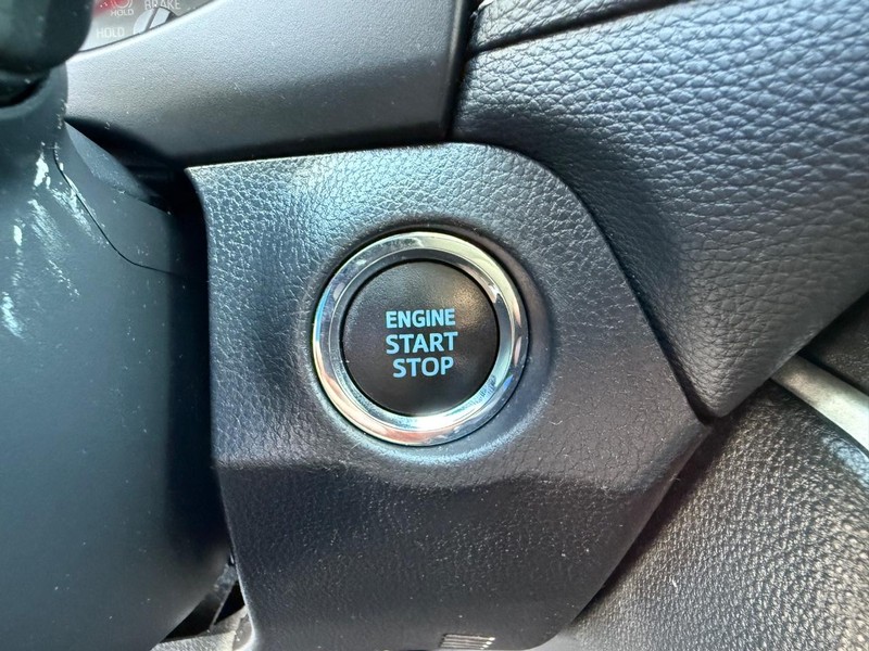 Toyota RAV4 Vehicle Image 15