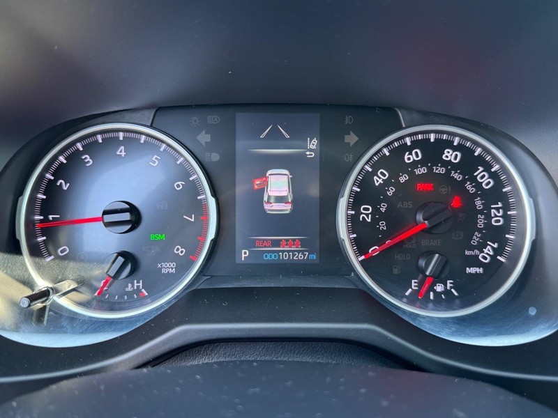 Toyota RAV4 Vehicle Image 21