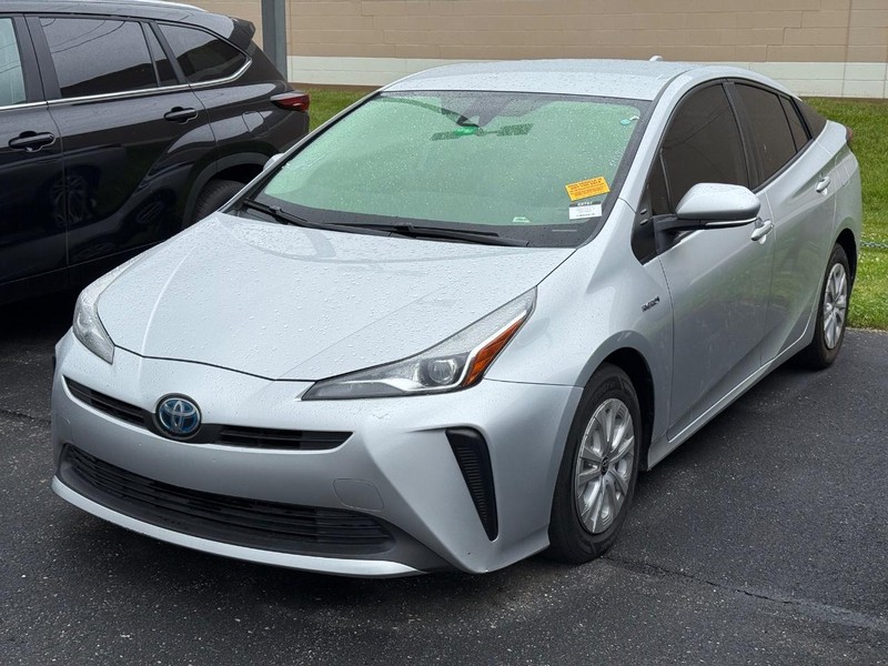 Toyota Prius Vehicle Image 02