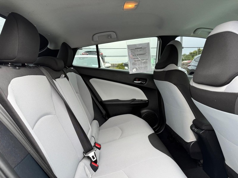 Toyota Prius Vehicle Image 10