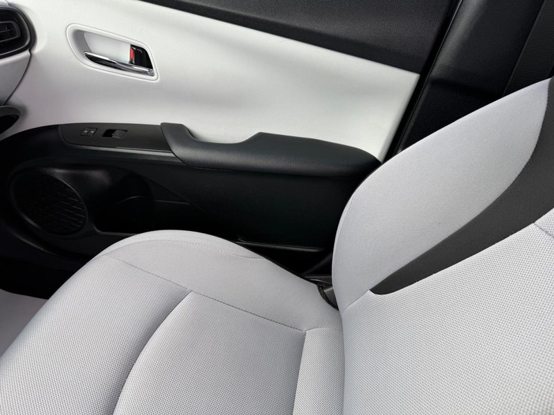 Toyota Prius Vehicle Image 19