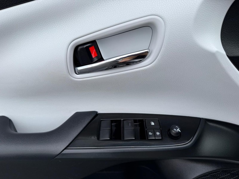 Toyota Prius Vehicle Image 21