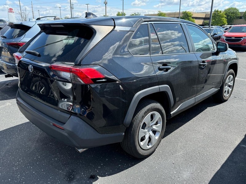 Toyota RAV4 Vehicle Image 04