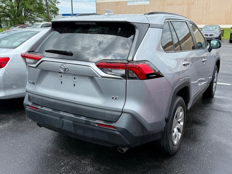 Toyota RAV4 Vehicle Image 04