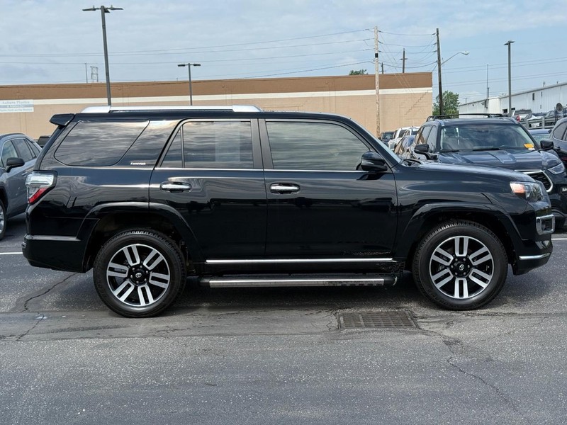 Toyota 4Runner Vehicle Image 02