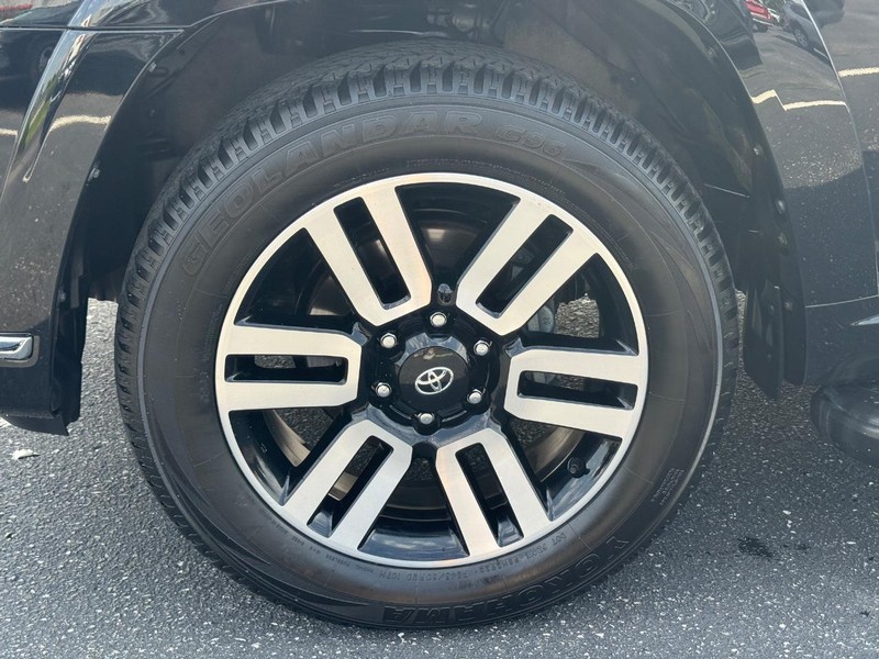Toyota 4Runner Vehicle Image 07