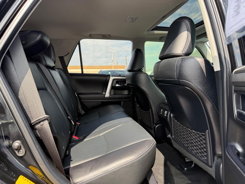 Toyota 4Runner Vehicle Image 10