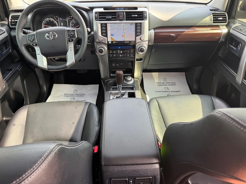 Toyota 4Runner Vehicle Image 12
