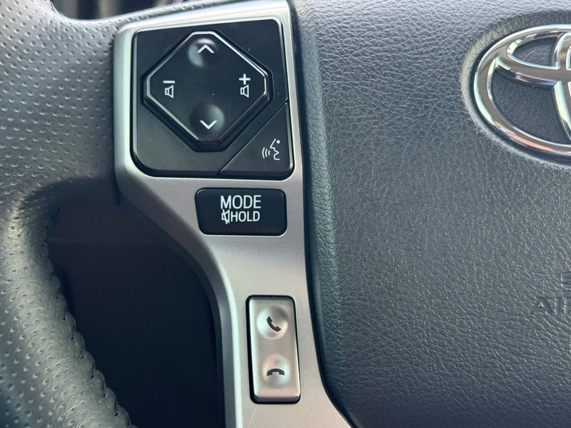 Toyota 4Runner Vehicle Image 14