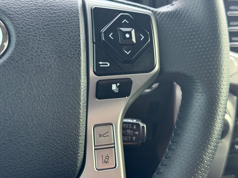 Toyota 4Runner Vehicle Image 15