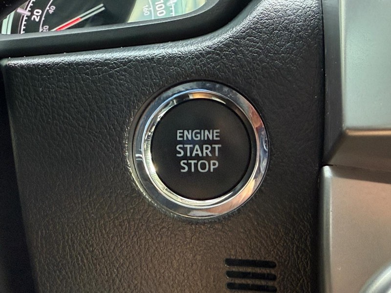 Toyota 4Runner Vehicle Image 16