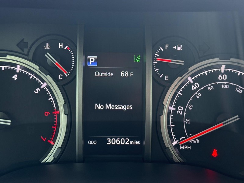 Toyota 4Runner Vehicle Image 24
