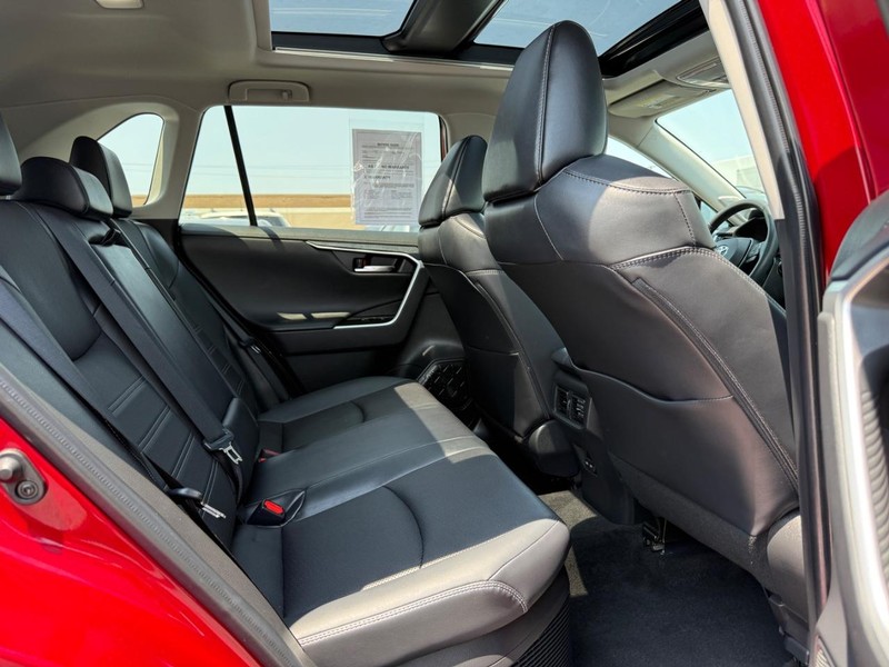 Toyota RAV4 Hybrid Vehicle Image 11