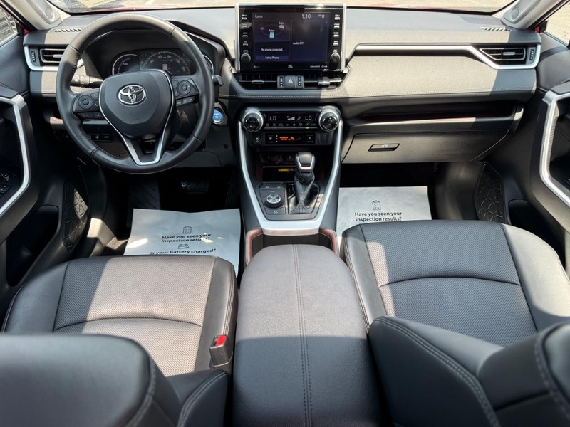 Toyota RAV4 Hybrid Vehicle Image 13