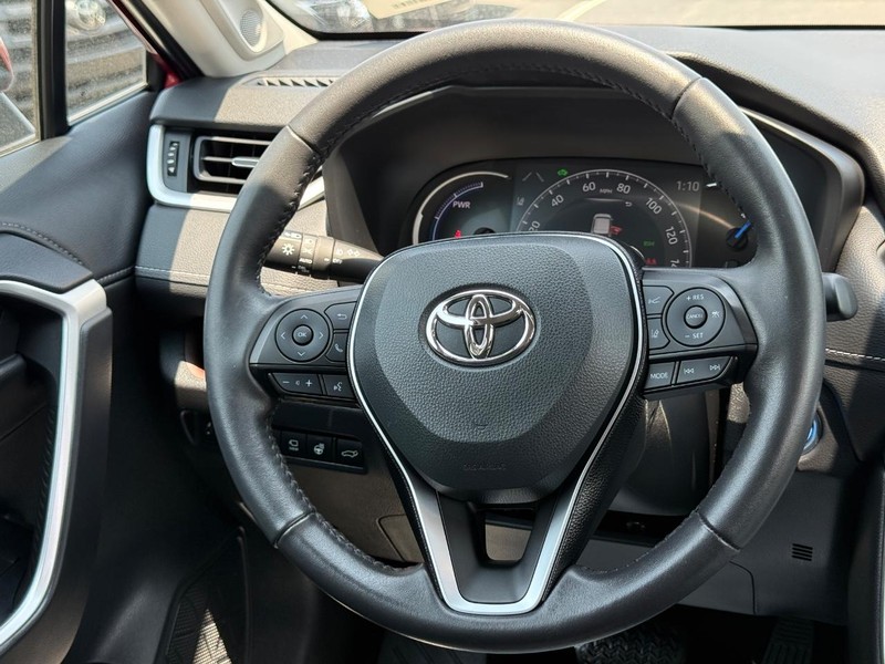 Toyota RAV4 Hybrid Vehicle Image 14