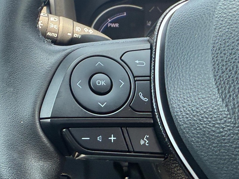Toyota RAV4 Hybrid Vehicle Image 15