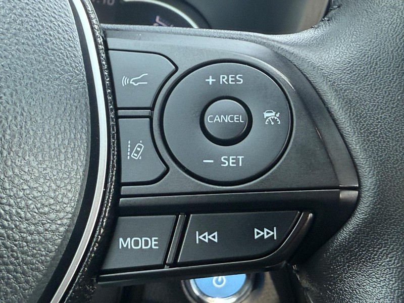 Toyota RAV4 Hybrid Vehicle Image 16