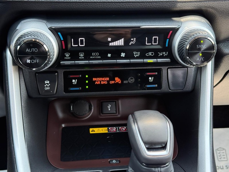 Toyota RAV4 Hybrid Vehicle Image 19